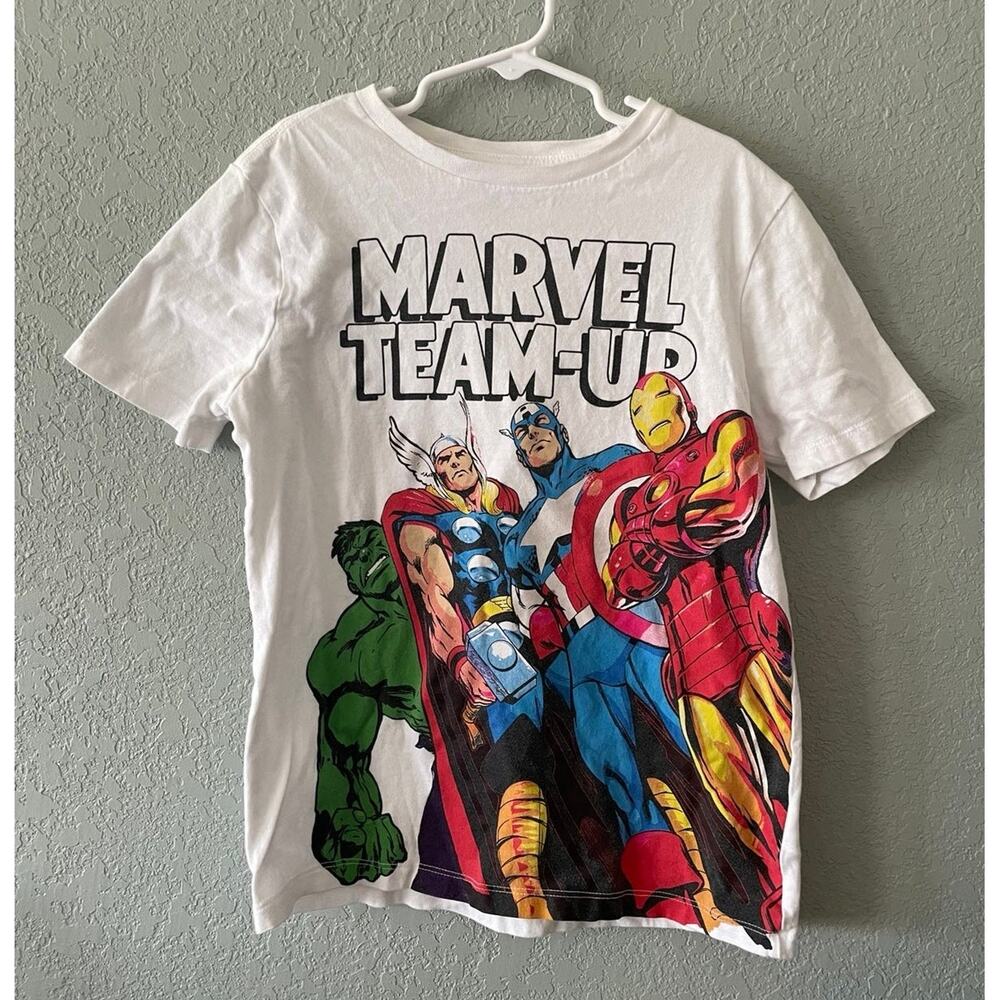 Old Navy Marvel Avengers Boys Medium 8 Graphic Tee Superhero Short Sleeve